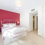 Modern In With Shared Pool * マルベーリャ