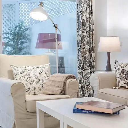 Modern In With Shared Pool Marbella