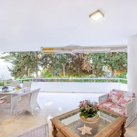 Appartement Modern In With Shared Pool