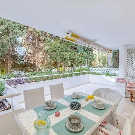 Lejlighed Modern In With Shared Pool