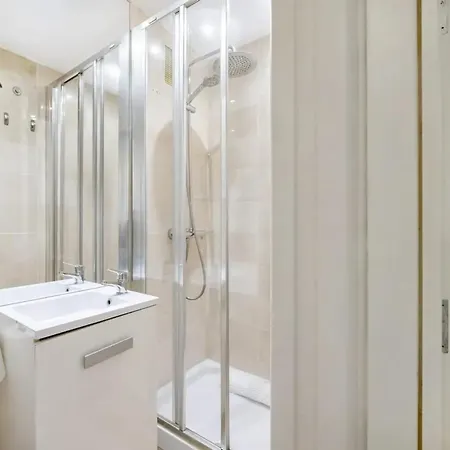 Modern In With Shared Pool