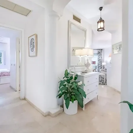 Apartman Modern In With Shared Pool