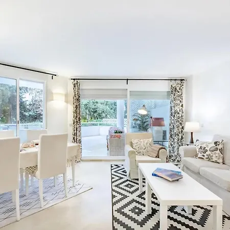 Modern In With Shared Pool * 马尔韦利亚