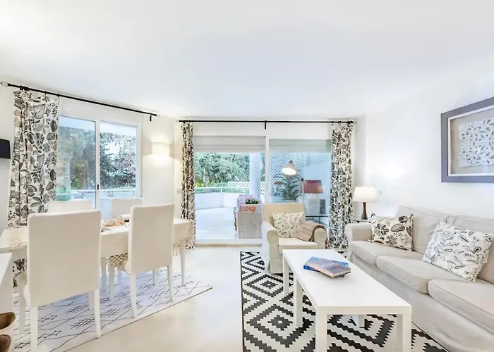 Modern In With Shared Pool * 马尔韦利亚